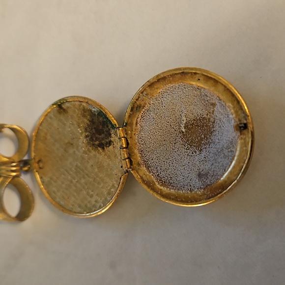 VIntage Avon Rapture Solid Perfume Locket Brooch - Picture 4 of 4